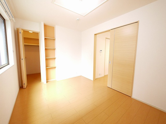 プリムローズ（奈良市西九条町）の洋室|明るい洋室です
