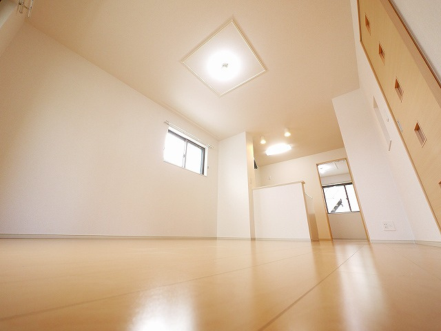 プリムローズ（奈良市西九条町）の居間・リビング|ゆったりとした居間です