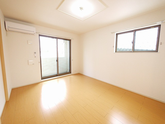 プリムローズ（奈良市西九条町）の居間・リビング|ゆったりとしたリビングです