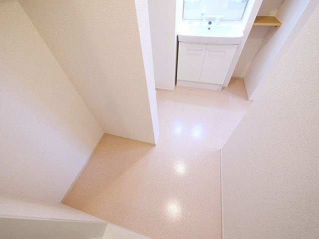 プリムローズ（奈良市西九条町）の洗面所|コンパクトで使いやすい洗面所