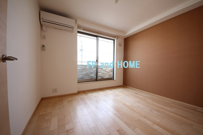 【洋室】 | Liange | 明るい室内