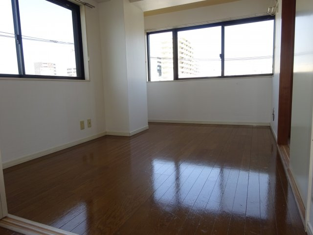 シークエンスヒルズの洋室