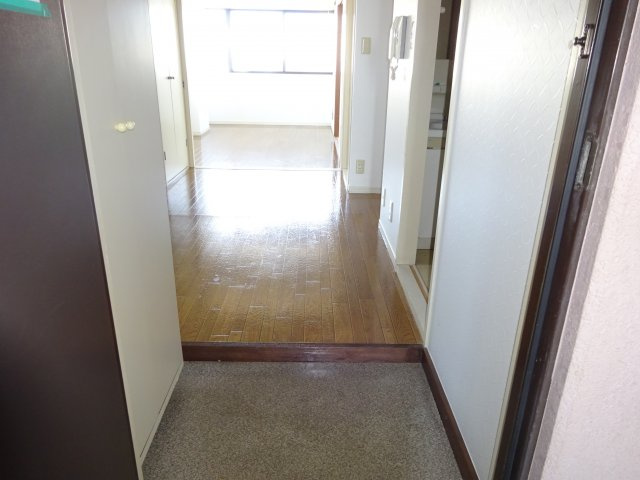 シークエンスヒルズの玄関