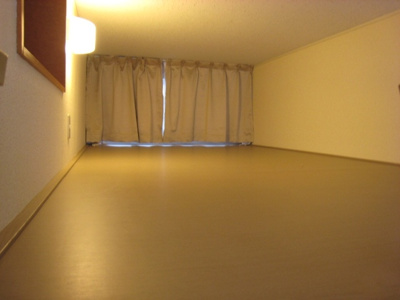 【寝室】 | ステーションプラザ | 同タイプ室内。ロフト