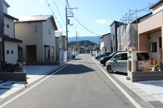 【前面道路含む現地写真】