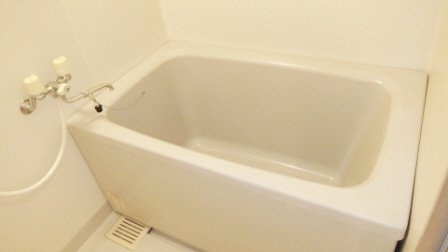 ＩＳＩＩビルの浴室|キレイな浴室