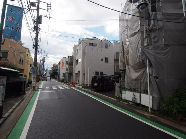 保土ヶ谷区西谷町全７棟　新築戸建ての前面道路含む現地写真