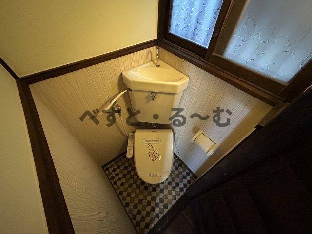 東藤江1丁目貸家のトイレ