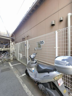 【その他共用部分】 | サングレイスガーデン綱島 | バイク置き場