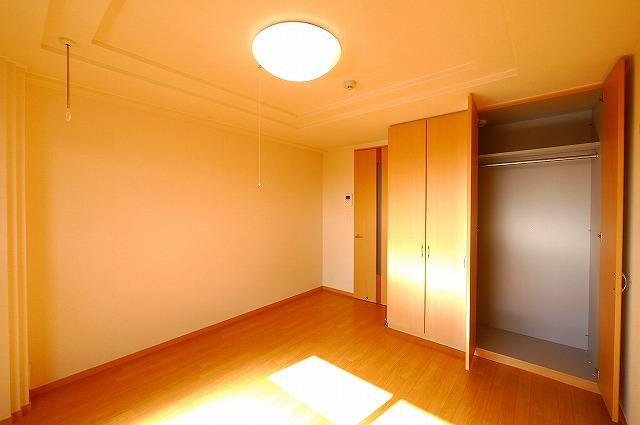 グリーンフィール大宮の寝室|ベッドを置いてもゆったり使えるお部屋です。