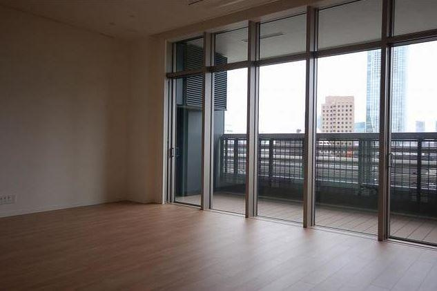 港区赤坂１丁目の賃貸マンションのバルコニー