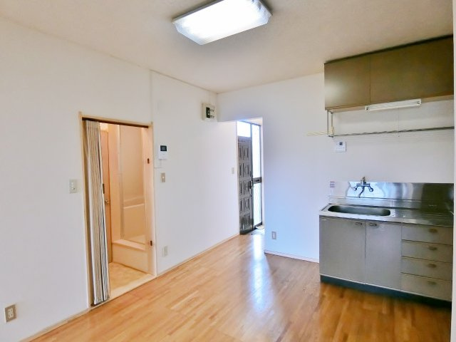 プチシャトーＨＩＴＡＮＩの居間・リビング