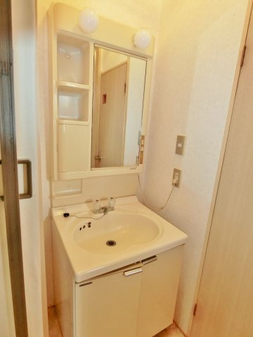 プチシャトーＨＩＴＡＮＩの独立洗面台