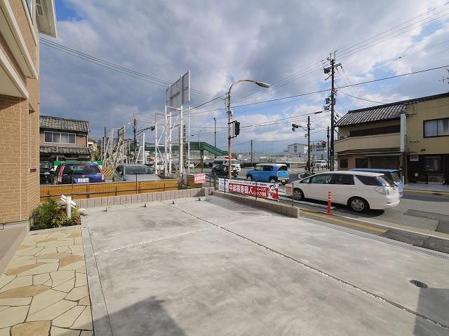 キャトル紀寺の駐車場|車をお持ちの方に嬉しい駐車場付きの物件です
