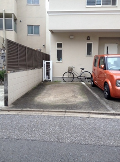 【駐車場】 |  渡辺邸賃貸住宅(下北沢賃貸一戸建て) 