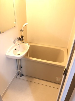 【浴室】 | グリーンハウス弥栄 | 湯船にゆったりと浸かれます☆