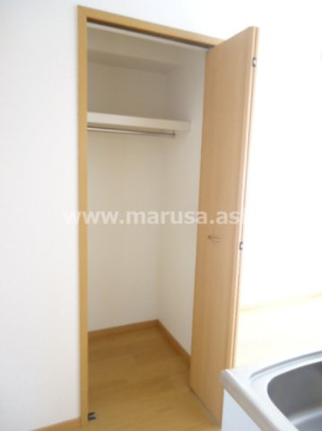 PlumeriaA棟の収納