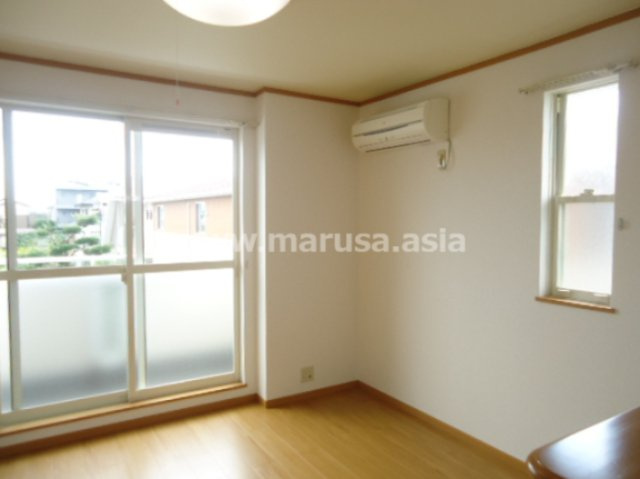 PlumeriaA棟の居間・リビング