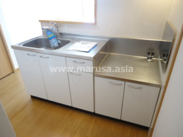 PlumeriaA棟のキッチン