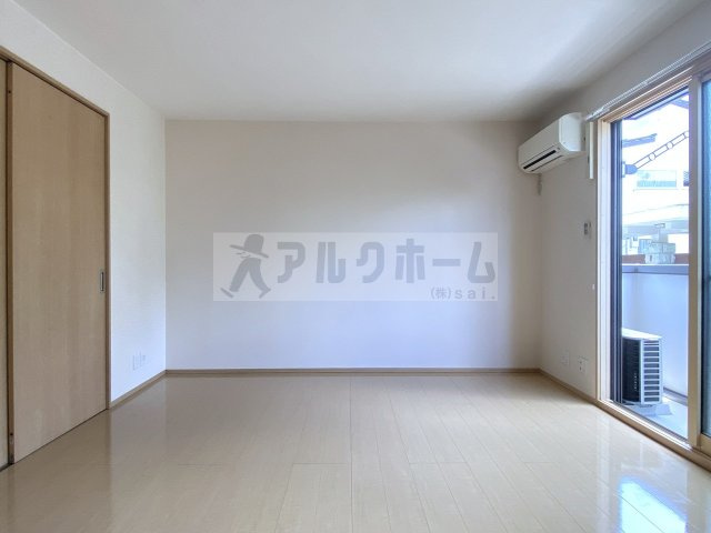 エストの居間・リビング