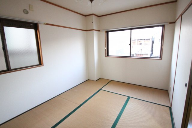 ファミール金岡の和室