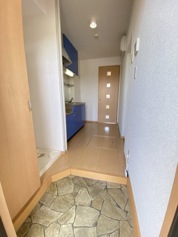 アヴァンス翼の玄関
