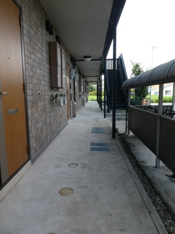 アヴァンス翼のエントランス|共用通路