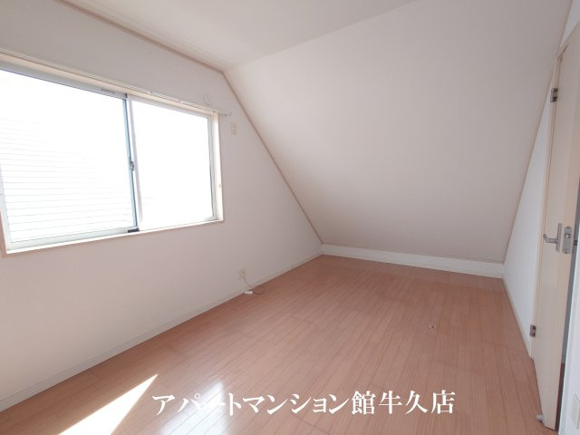 ドールハウスの洋室
