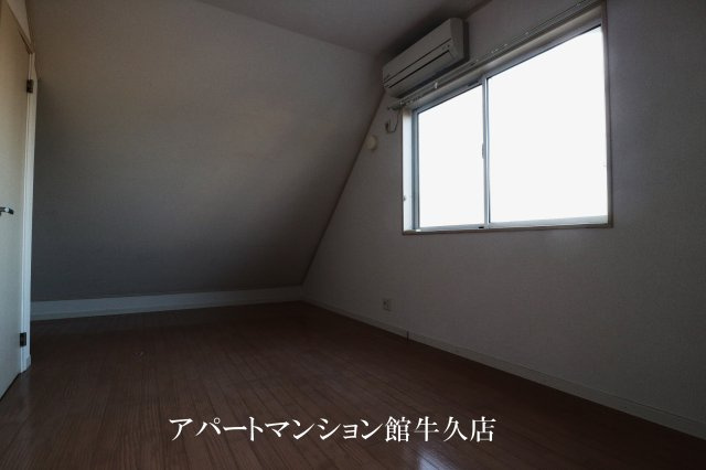 ドールハウスの寝室
