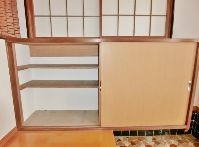 下永吉貸家の収納