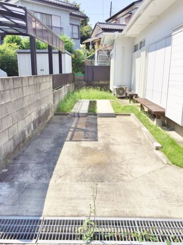下永吉貸家の駐車場