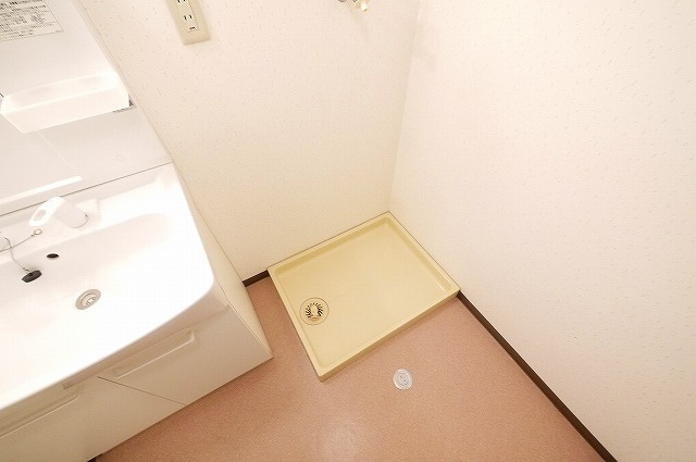 キャピタル新大宮の設備|室内洗濯機置場です