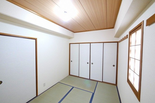 キャピタル新大宮の和室|畳の上でゆっくりとくつろげる和室です