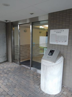 【エントランス】 | 東急東横線・目黒線・横浜市営地下鉄グリーンライン線「日吉」駅徒歩17分の3線利用可能！