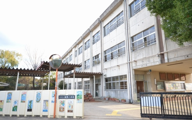 クロワールタウン東山公園　和泉中央駅　新築の周辺|城東小学校　徒歩12分