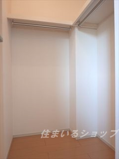 安芸高田市吉田町山手のアパートの設備|ウォークインクローゼット