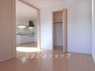 安芸高田市吉田町山手のアパートの収納|ウォークインクローゼットあり