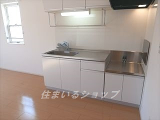 安芸高田市吉田町山手のアパートのキッチン|浄水器一体型シャワー水栓