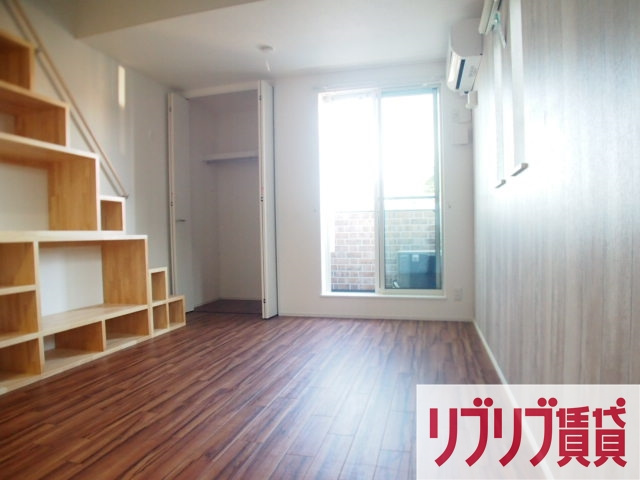 ヒルズ千葉の居間・リビング