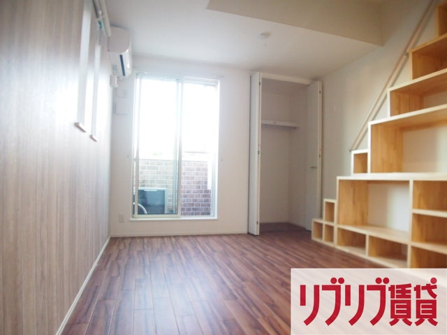 ヒルズ千葉の居間・リビング