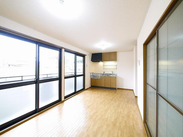 アネシス　Ｃ棟の居間・リビング|使いやすい居間です