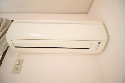 【設備】 | セシル豊浜 | エアコン２基設備です