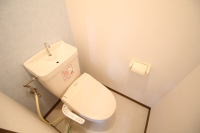 【トイレ】 | セシル豊浜 | トイレも気になるポイント、温水洗浄便座付きです