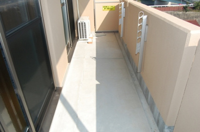 【バルコニー】 | プリリアンスＴＡＫＥＫＯＳＨＩ | 十分な広さのバルコニー