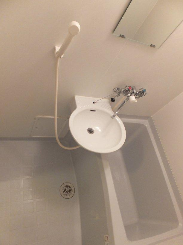 レオパレスフォンターナの洗面所