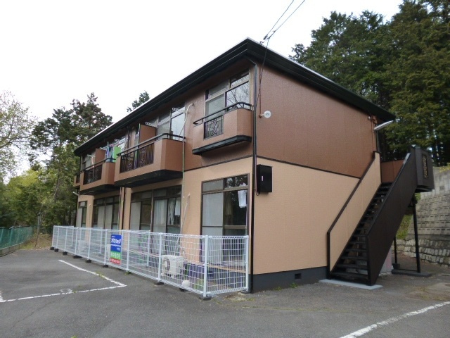 倉敷市鳥羽のアパートの外観