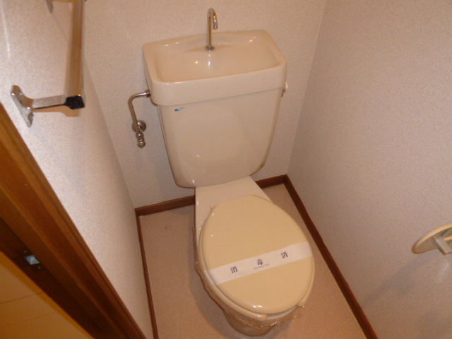ニューシティウエストリバーのトイレ|シャワー付きトイレに変更