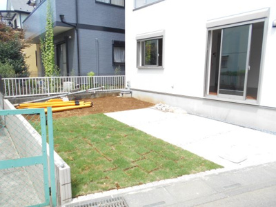 【駐車場】 | 越谷市　南荻島　全1棟　1号棟　40坪 | 3298から3198万円価格変更。デザイン住宅。