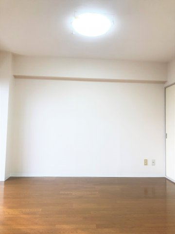長生郡白子町剃金の賃貸マンションの洋室
