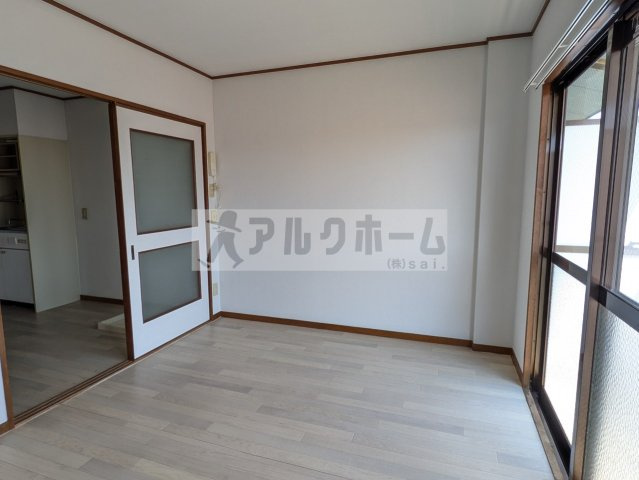JPアパートメント柏原の寝室|JPアパートメント柏原　洋室